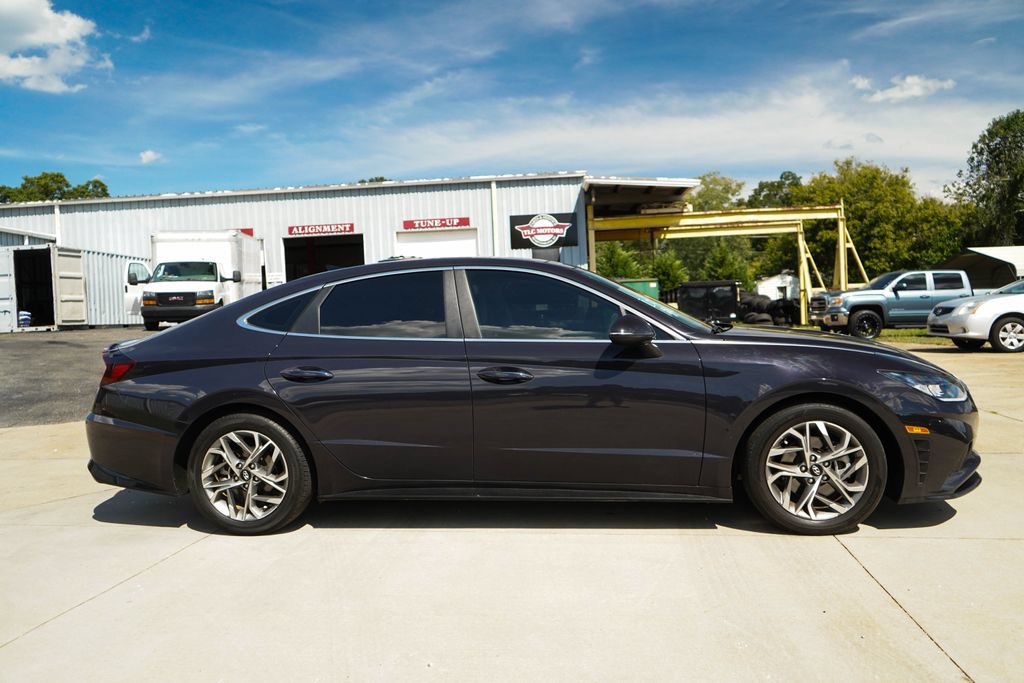 Used 2023 Hyundai Sonata SEL w/ Convenience Package FWD image 3