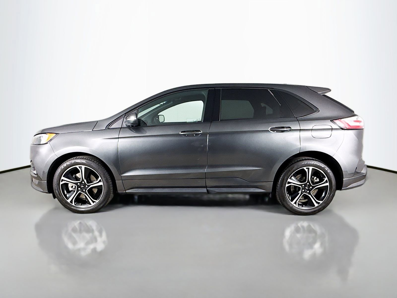 Used 2020 Ford Edge ST image 4