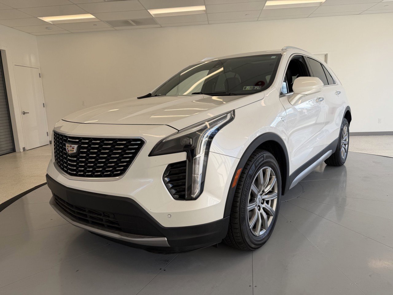 Used 2019 Cadillac XT4 Premium Luxury image 3