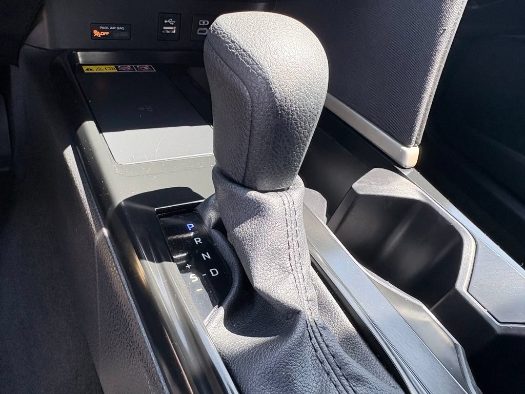 Used 2025 Toyota Camry LE FWD image 22