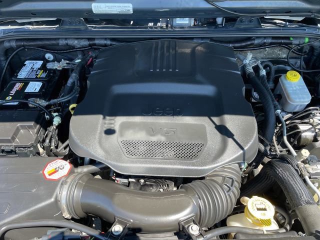 Used 2018 Jeep Wrangler Unlimited Sport S AWD/4WD image 32