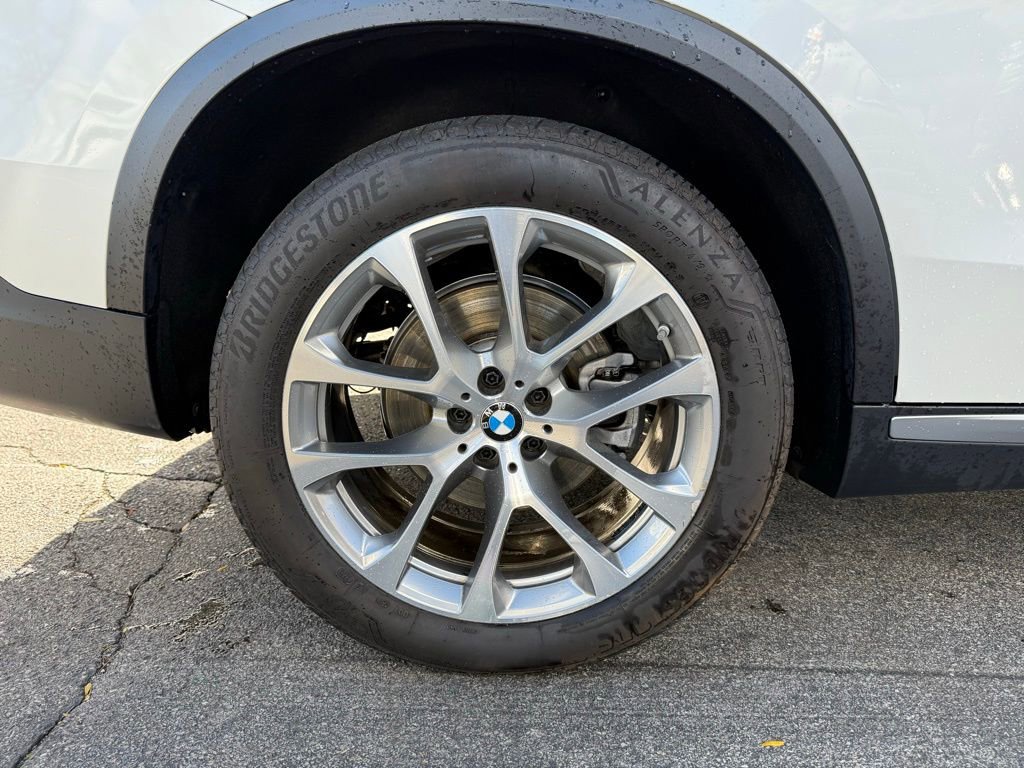 Used 2024 BMW X5 xDrive40i w/ Premium Package image 27