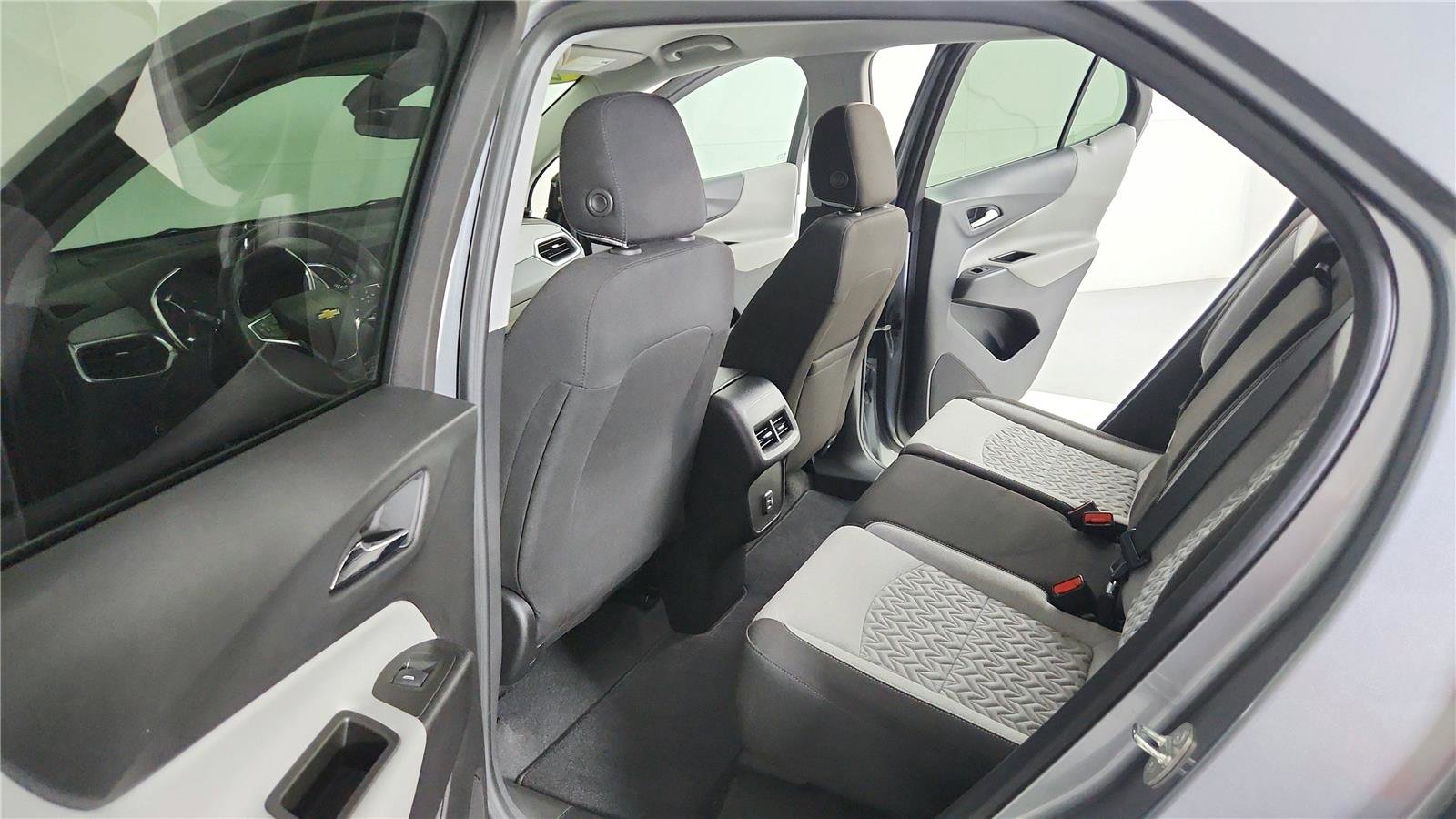 Used 2024 Chevrolet Equinox LS w/ LS Convenience Package FWD image 16