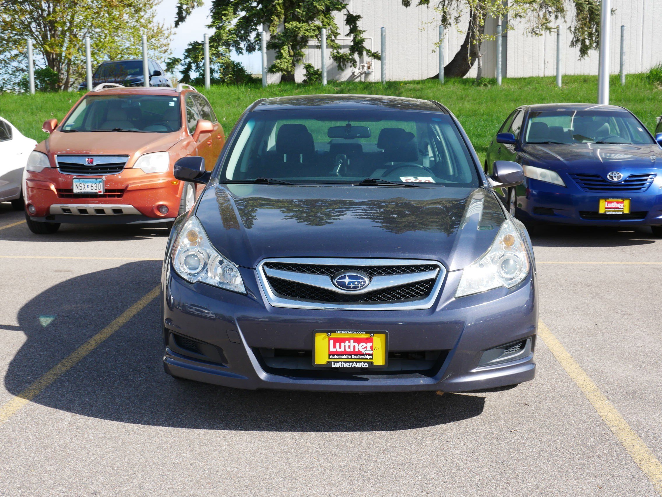 Used 2010 Subaru Legacy 2.5i Premium AWD/4WD image 2