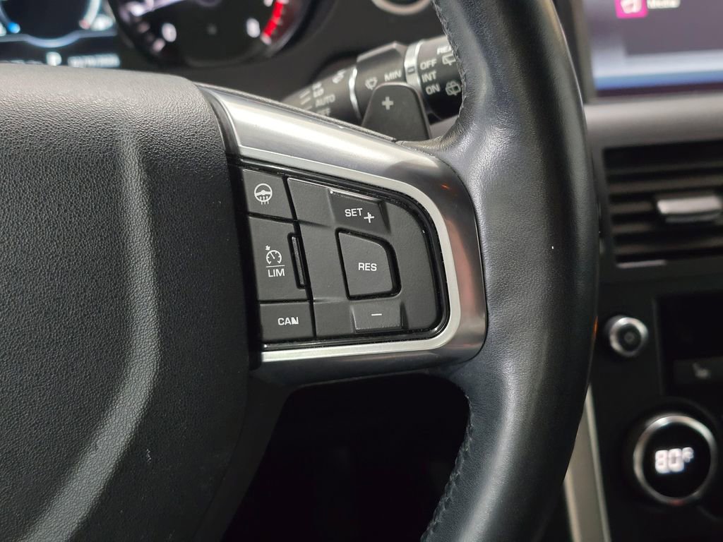 Used 2019 Land Rover Discovery Sport SE AWD/4WD image 17