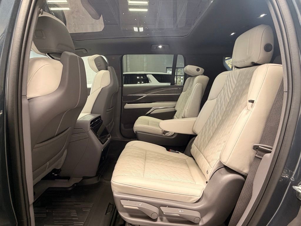 Used 2026 Cadillac Escalade IQL Sport 1 AWD/4WD image 22