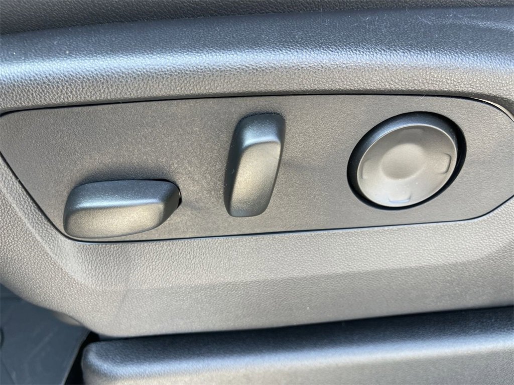 New 2025 Chevrolet Suburban Premier image 12