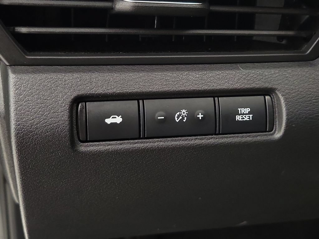 Used 2025 Nissan Altima 2.5 SV FWD image 13