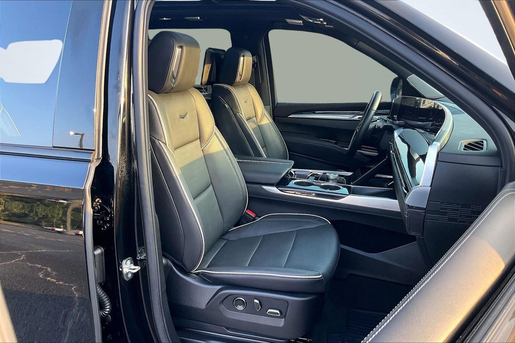 Used 2026 Cadillac Escalade Sport w/ Touring Package AWD/4WD image 30