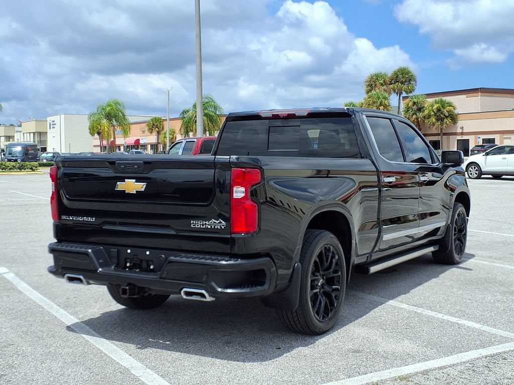 Used 2024 Chevrolet Silverado 1500 High Country w/ Technology Package AWD/4WD image 7