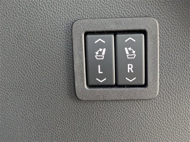 Used 2023 Buick Enclave Avenir w/ Avenir Technology Package image 14