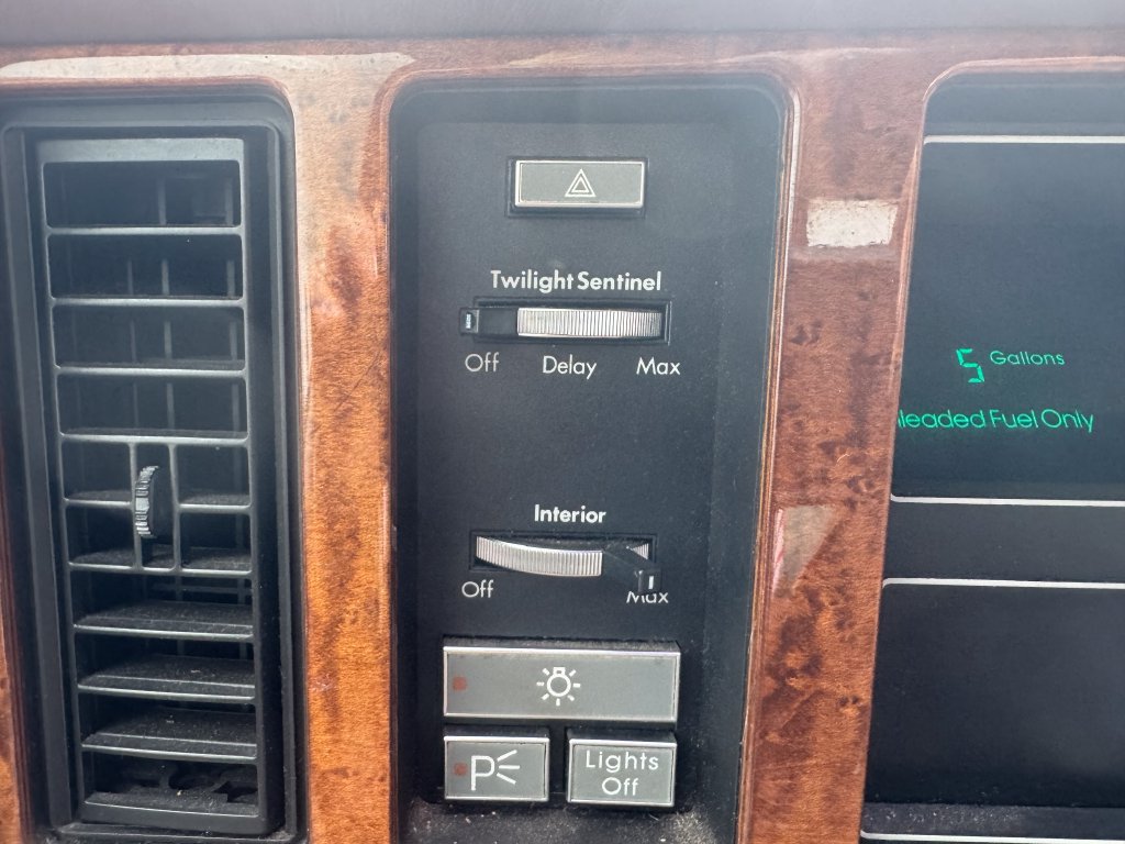 Used 1989 Cadillac Eldorado Coupe FWD image 21