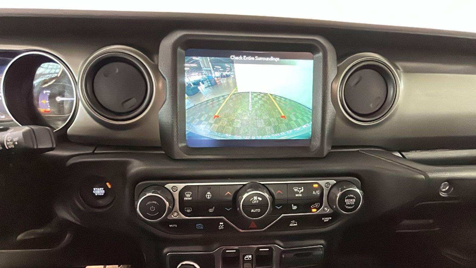 Used 2023 Jeep Wrangler Unlimited w/ Cold Weather Group AWD/4WD image 28