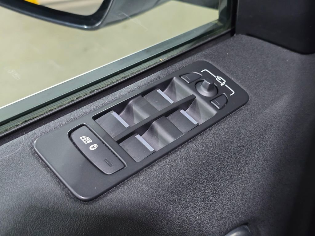 Used 2019 Land Rover Discovery Sport SE AWD/4WD image 29