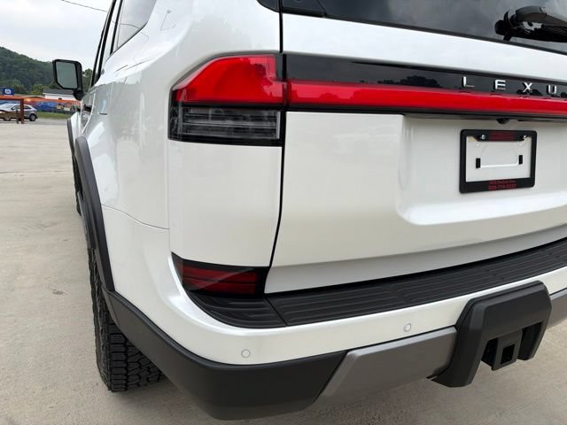 Used 2024 Lexus GX 550 AWD/4WD image 12