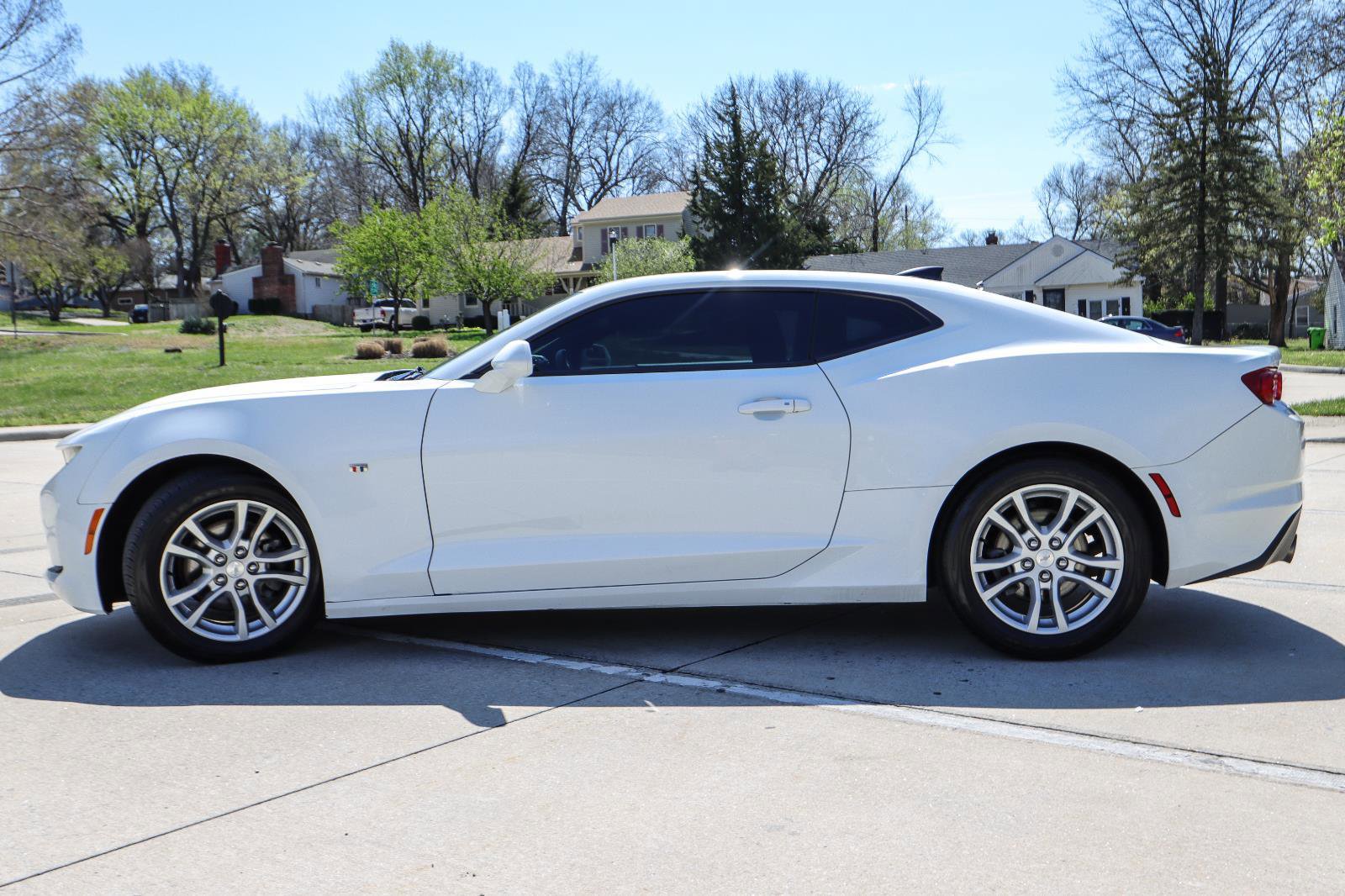 Used 2021 Chevrolet Camaro LS RWD image 4