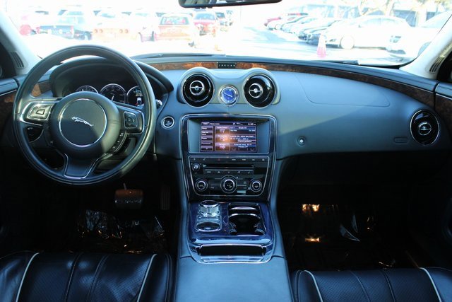 Used 2013 Jaguar XJ AWD image 16
