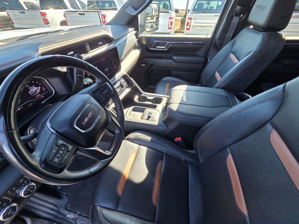 Used 2024 GMC Sierra 2500 AT4 w/ Technology Package AWD/4WD image 10