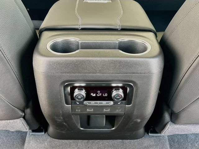 New 2026 GMC Yukon Denali w/ Denali Reserve Package AWD/4WD image 18