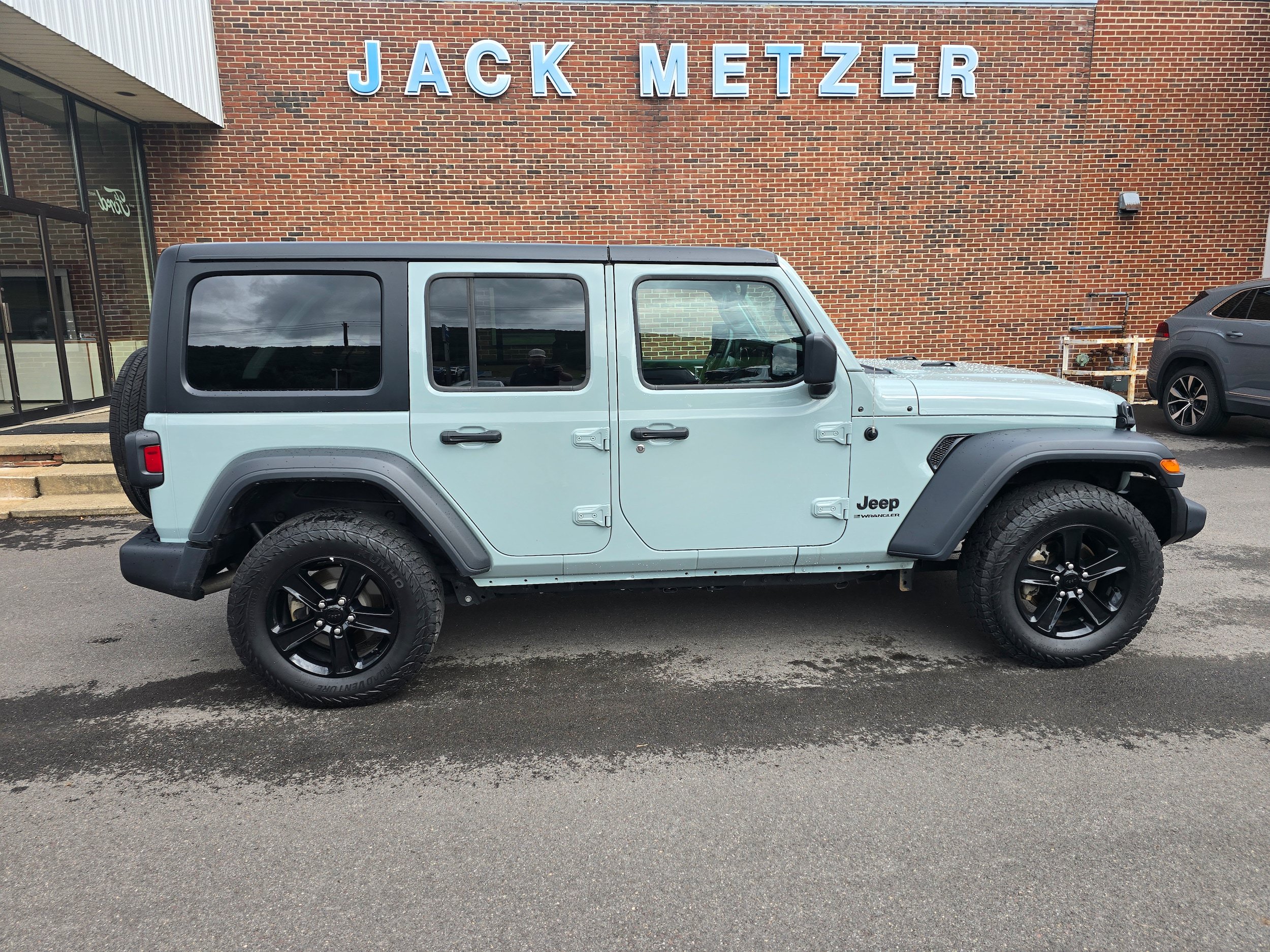 Used 2023 Jeep Wrangler Unlimited Sport AWD/4WD image 8