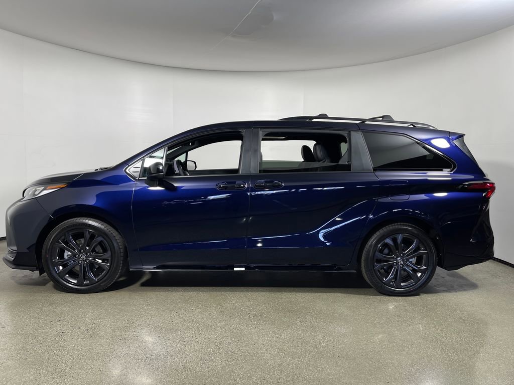 New 2026 Toyota Sienna XSE image 6