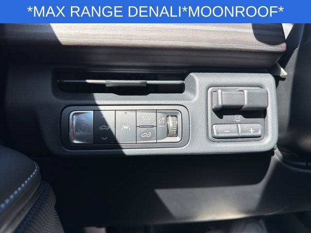 Used 2025 GMC Sierra EV Denali image 40