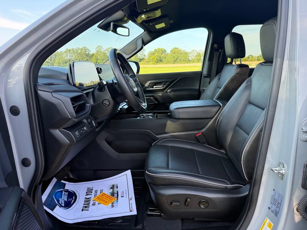 Used 2025 Chevrolet Silverado EV LT AWD/4WD image 24