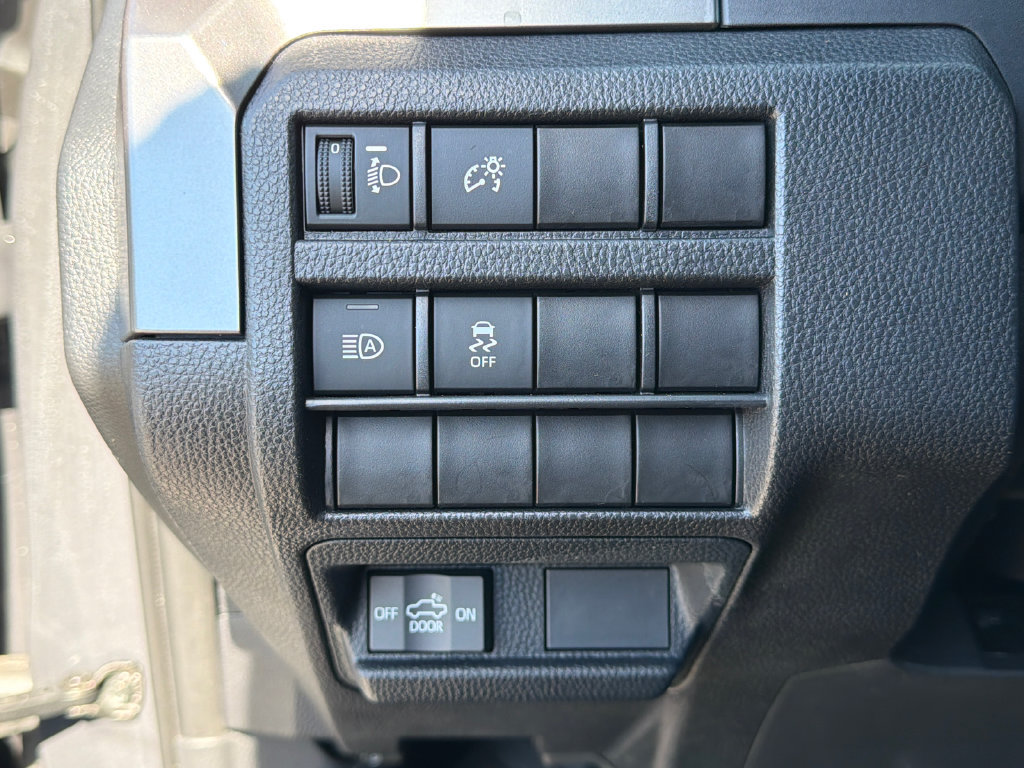 Used 2025 Toyota Tacoma TRD Off-Road AWD/4WD image 31