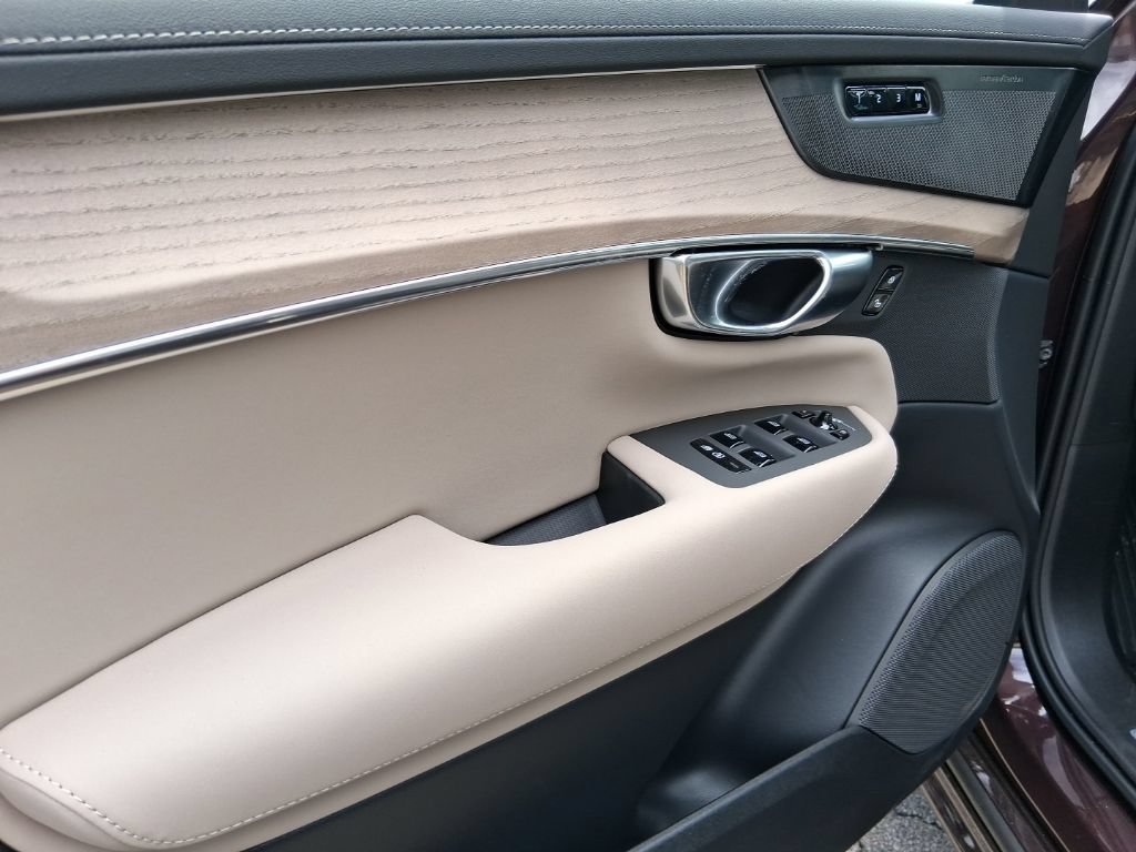 New 2026 Volvo XC90 B6 Plus w/ Protection Package Premier AWD/4WD image 9