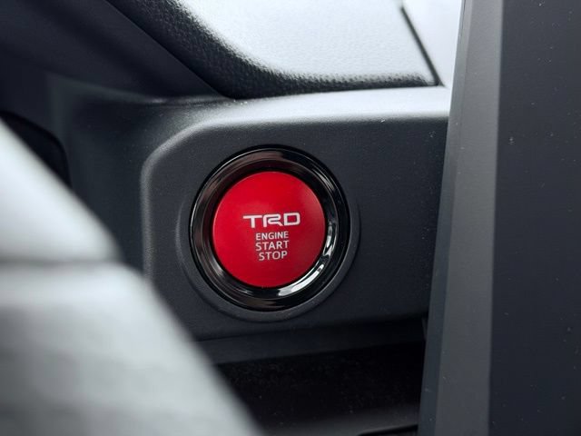 Used 2025 Toyota Tacoma TRD Off-Road AWD/4WD image 32