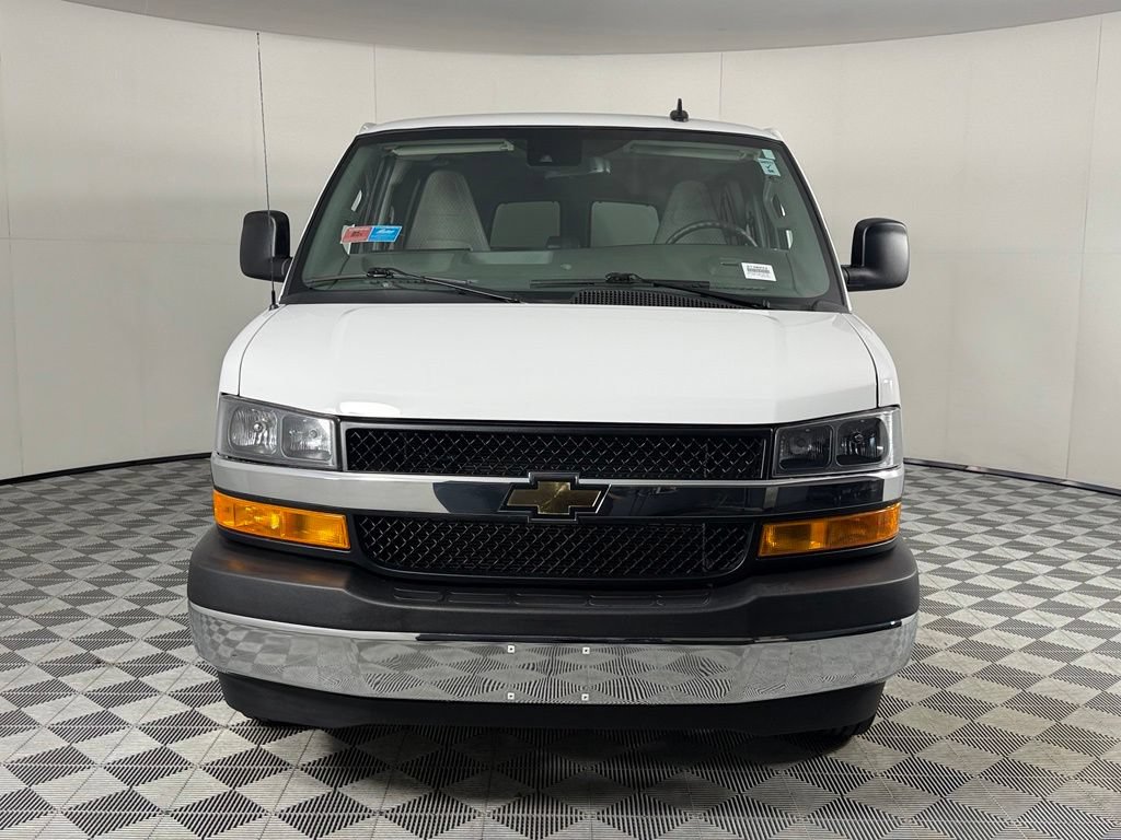 Used 2025 Chevrolet Express 3500 LT w/ LT Preferred Equipment Group RWD image 11