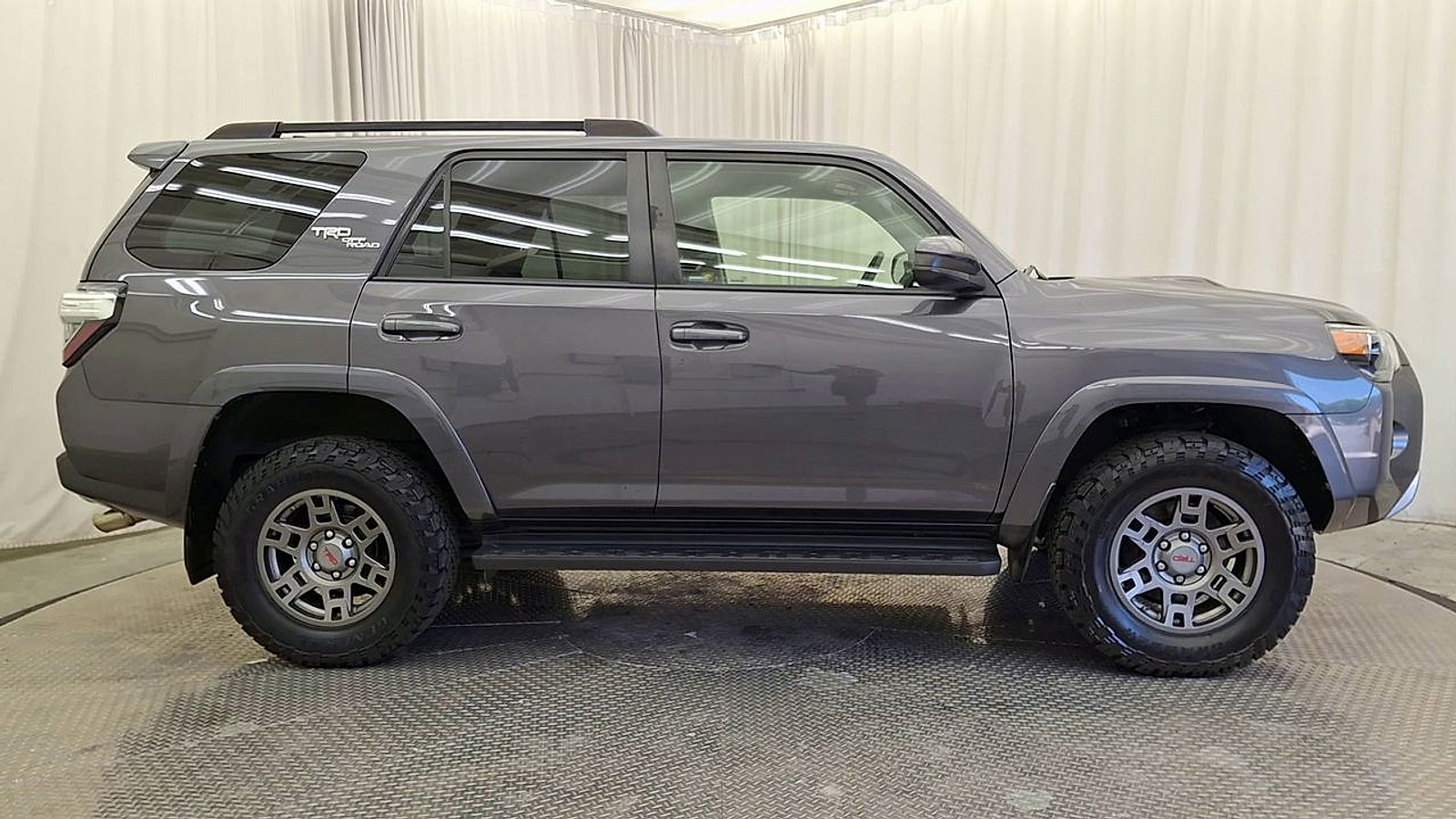 Certified 2019 Toyota 4Runner TRD Off-Road AWD/4WD image 4