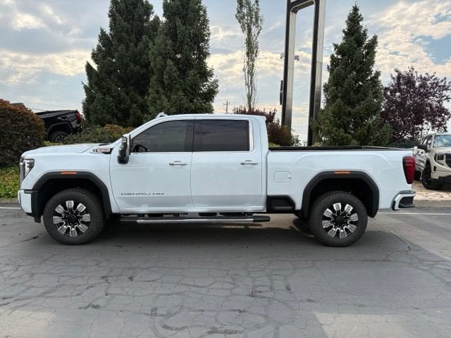 New 2026 GMC Sierra 3500 Denali w/ Denali Reserve Package AWD/4WD image 3
