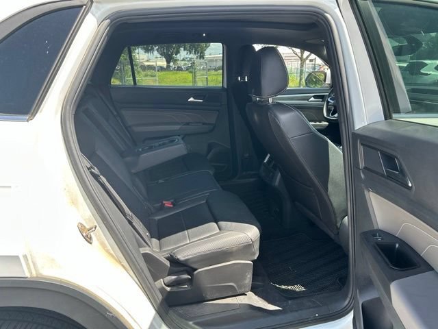 Used 2023 Volkswagen Atlas Cross Sport SE w/ Panoramic Sunroof Package FWD image 15