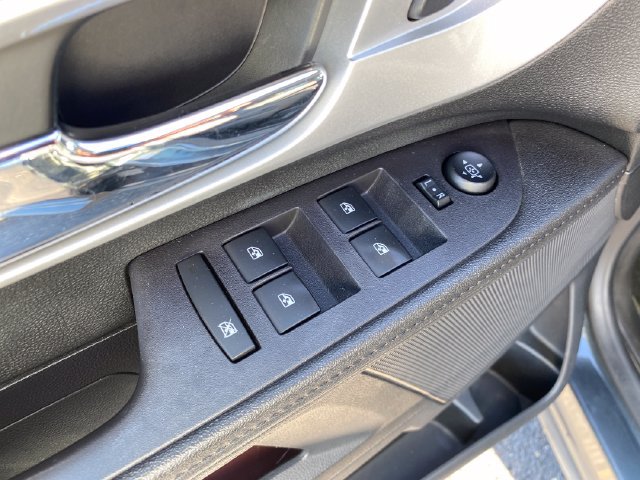Used 2017 Chevrolet Equinox LT w/ Convenience Package FWD image 17