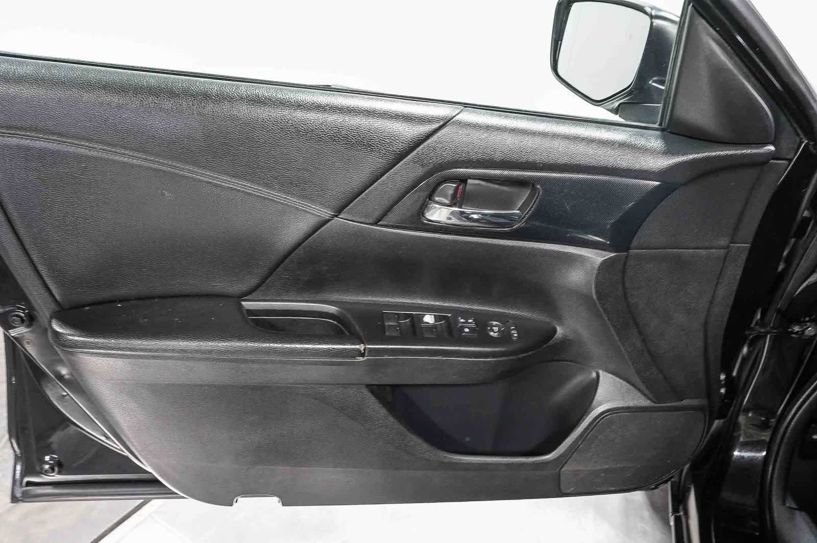 Used 2013 Honda Accord Sport image 21