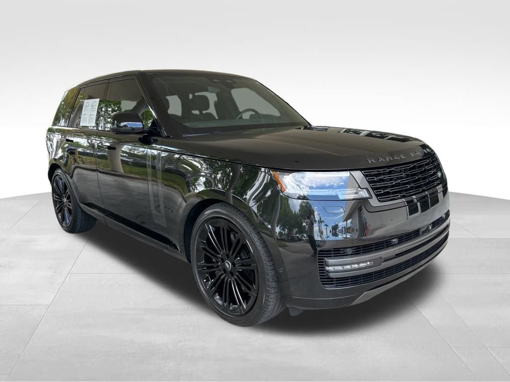 Used 2024 Land Rover Range Rover SE image 2