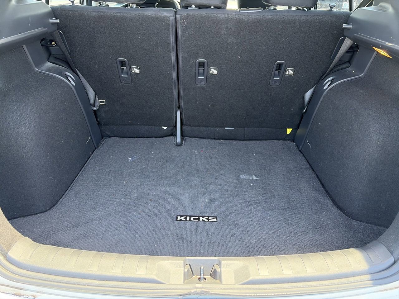 Certified 2023 Nissan Kicks SV FWD image 9