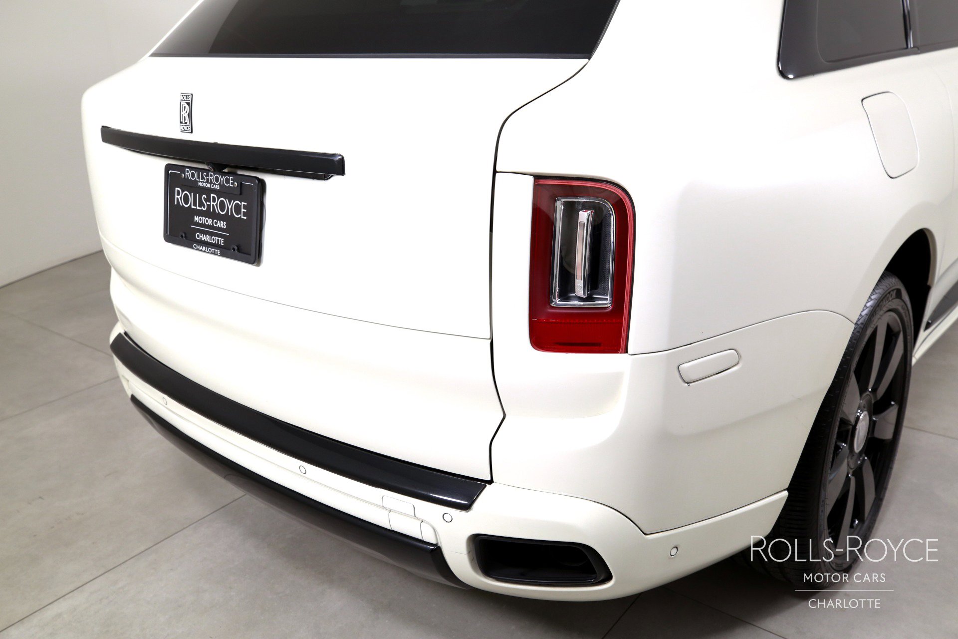 Used 2020 Rolls-Royce Cullinan image 46