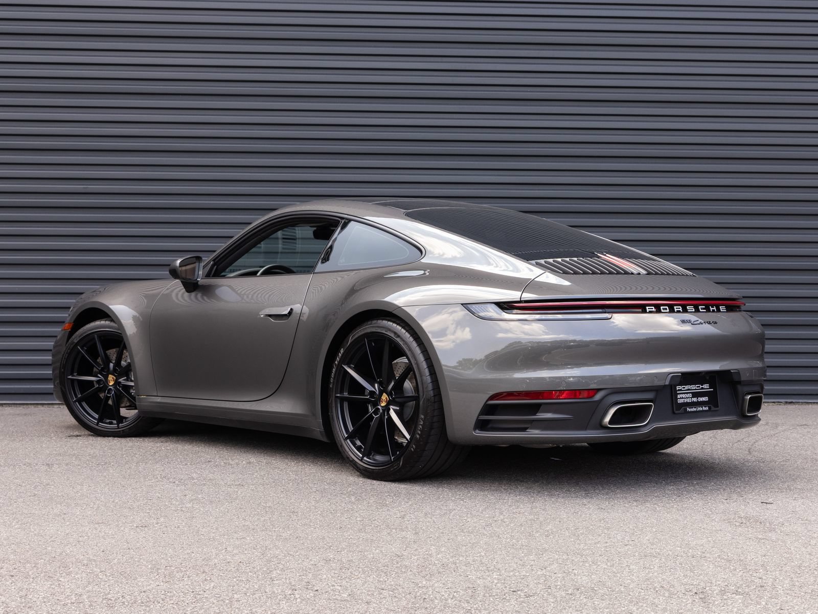 Certified 2024 Porsche 911 Carrera w/ Premium Package RWD image 3