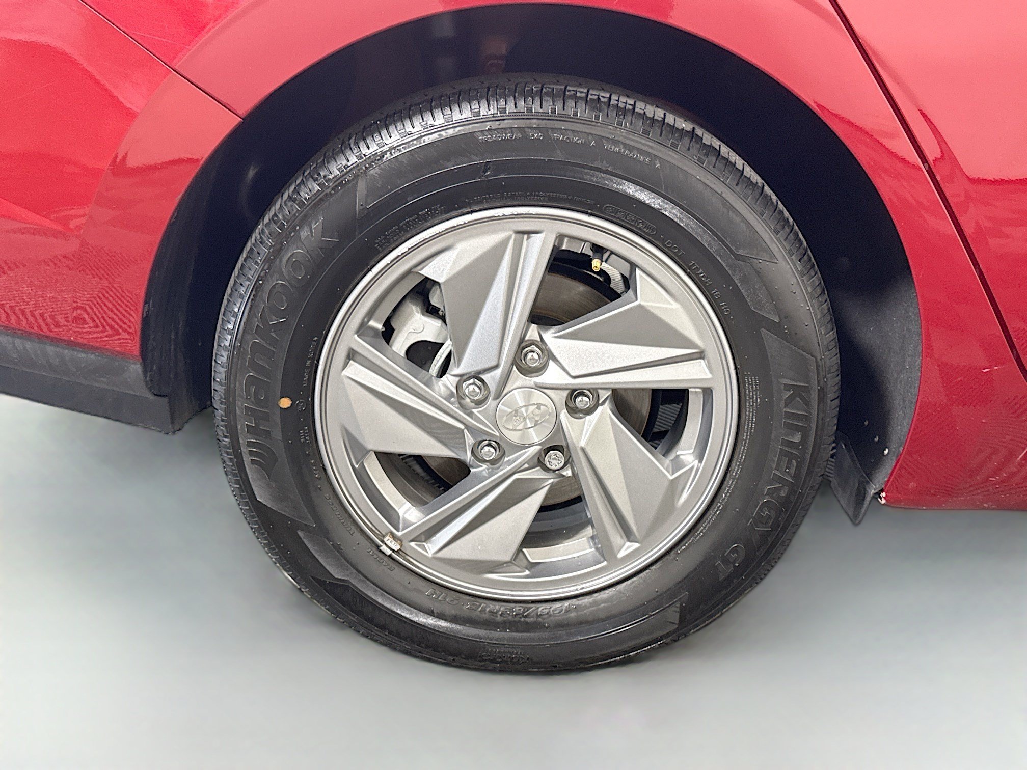 Used 2024 Hyundai Elantra SE FWD image 32