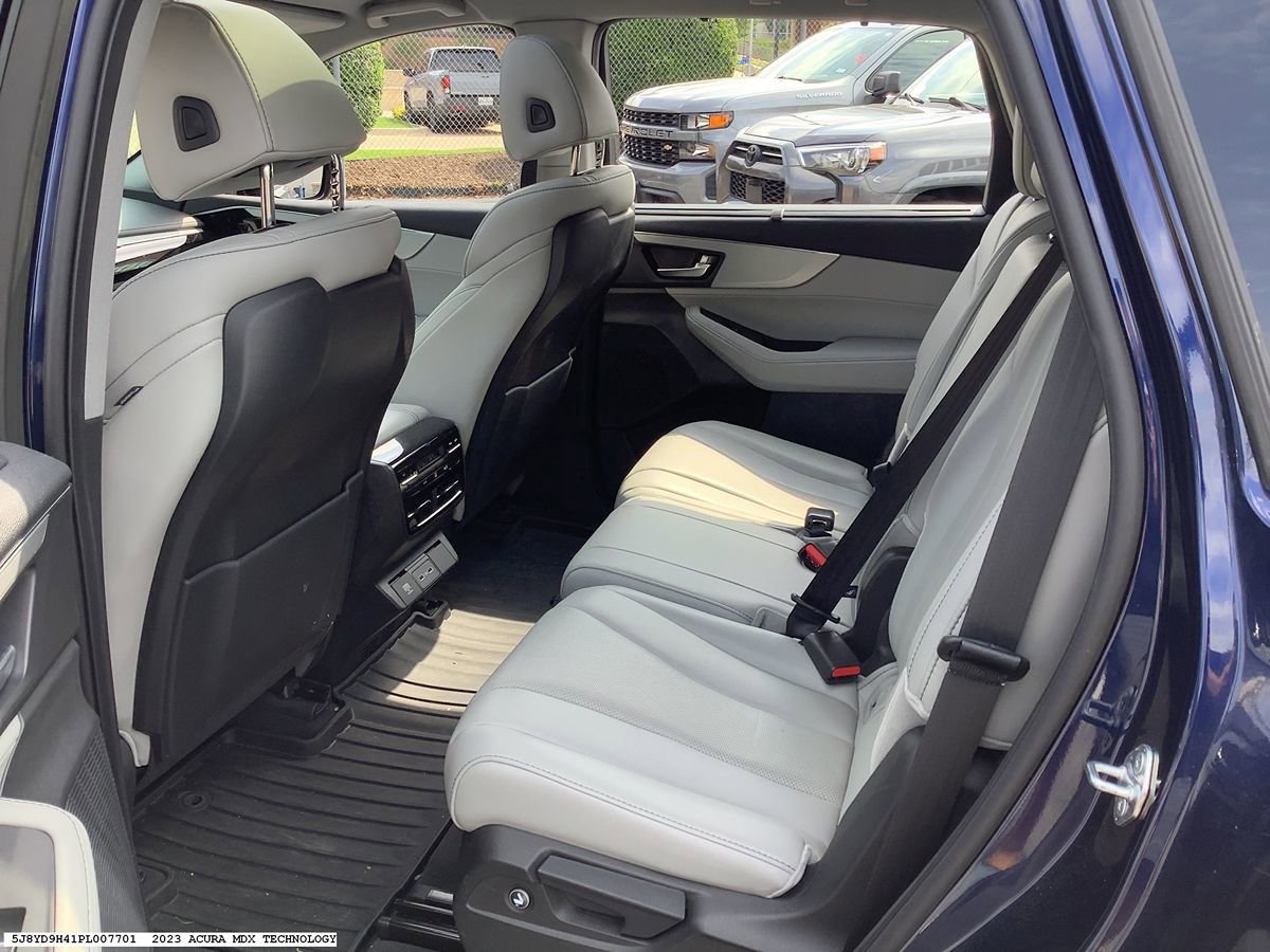 Used 2023 Acura MDX FWD w/ Technology Package image 13