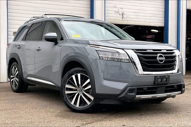 Used 2024 Nissan Pathfinder Platinum