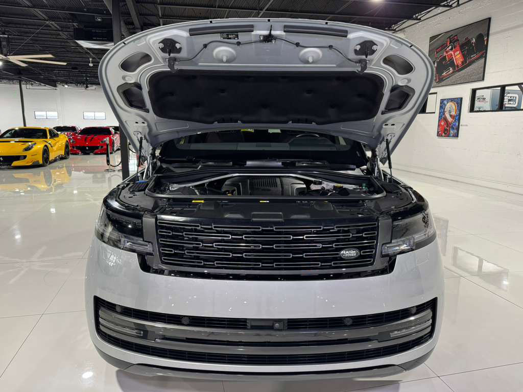 Used 2024 Land Rover Range Rover SE image 43