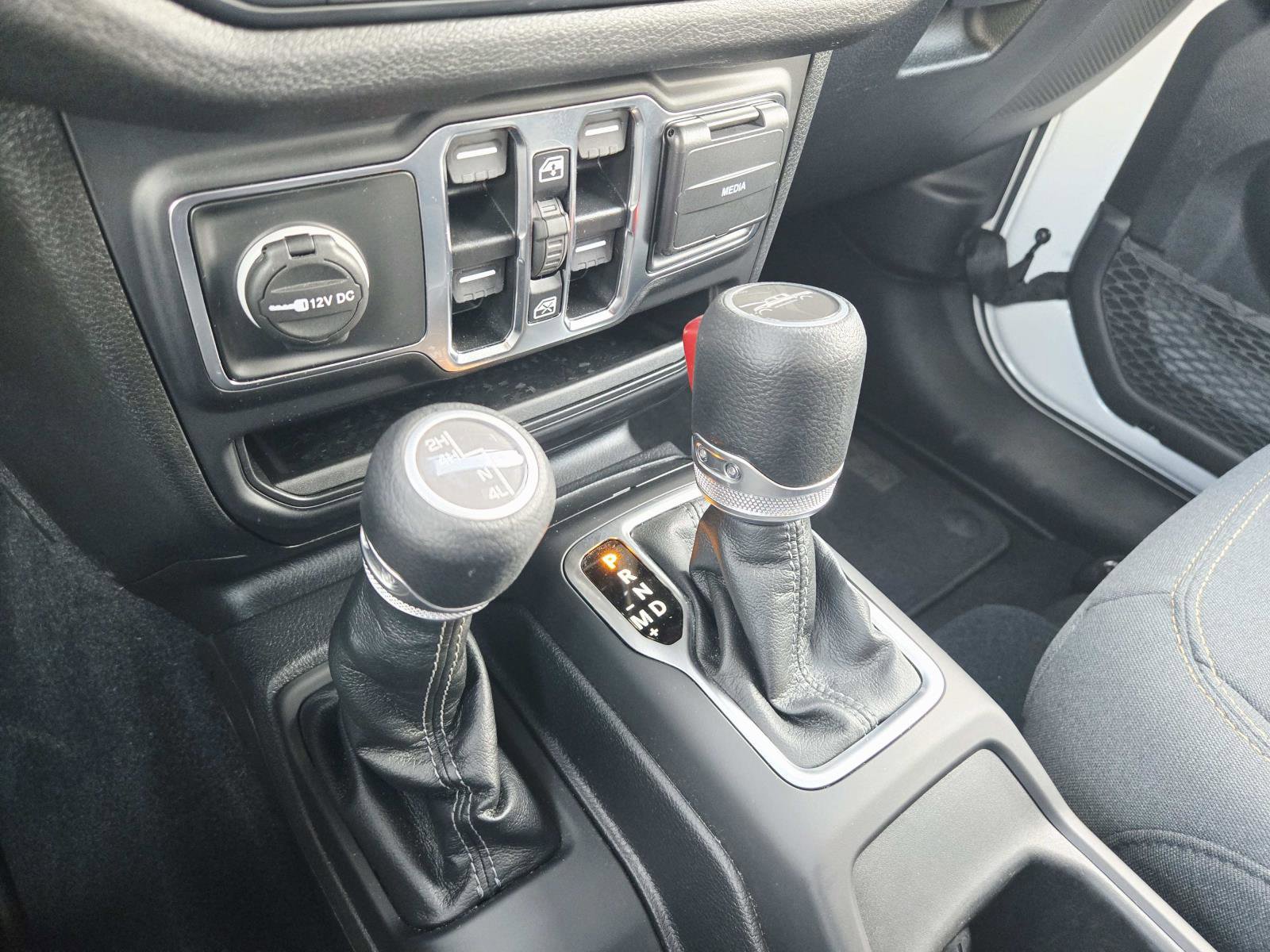 Used 2024 Jeep Gladiator Sport image 34