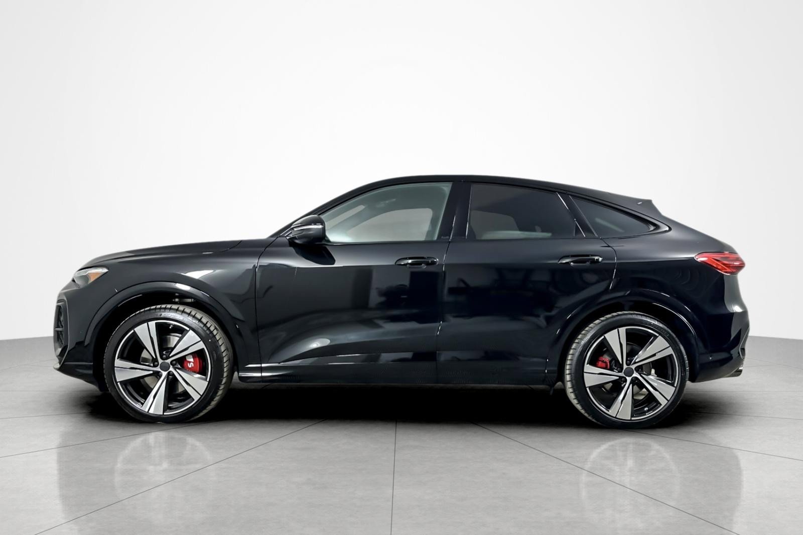 New 2026 Audi SQ5 Premium Plus AWD/4WD image 3