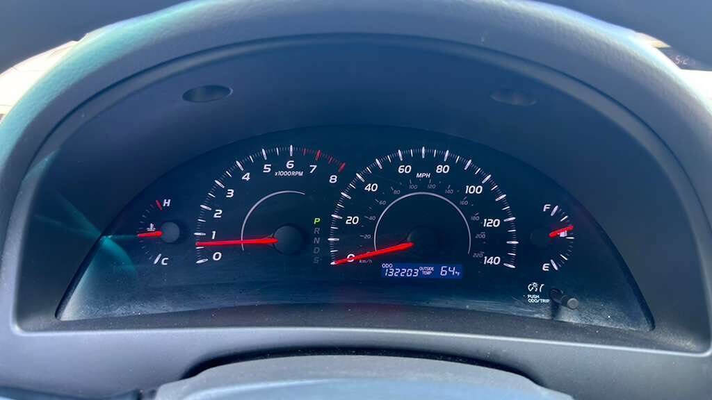 Used 2011 Toyota Camry LE FWD image 28