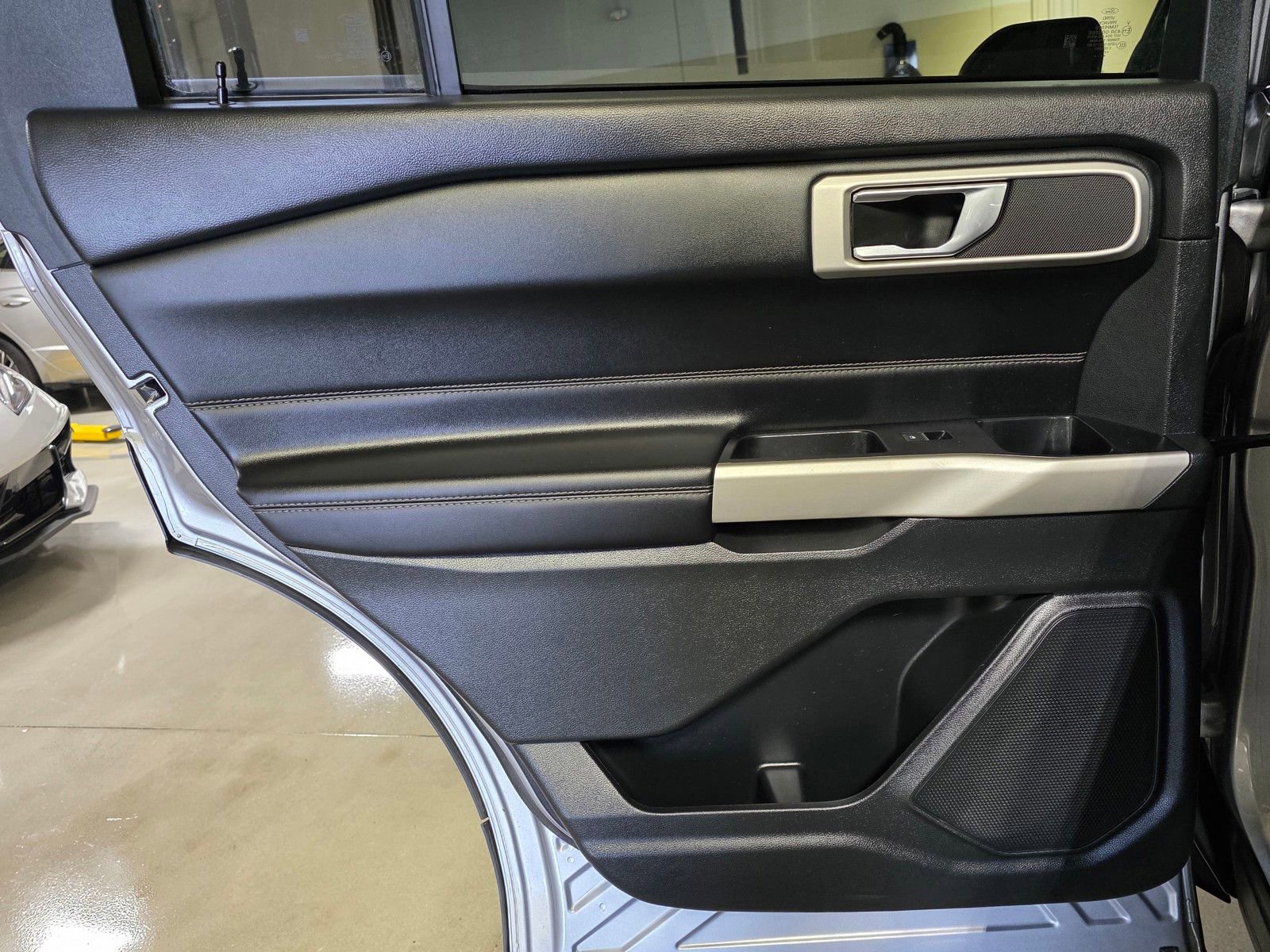 Used 2021 Ford Explorer XLT image 13