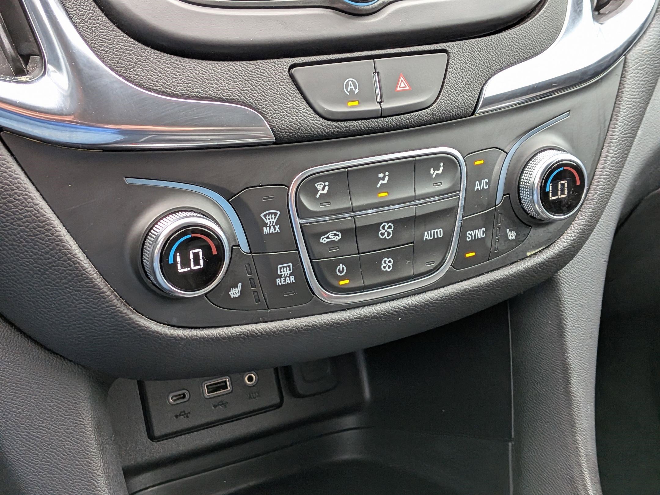 Used 2024 Chevrolet Equinox LT image 24