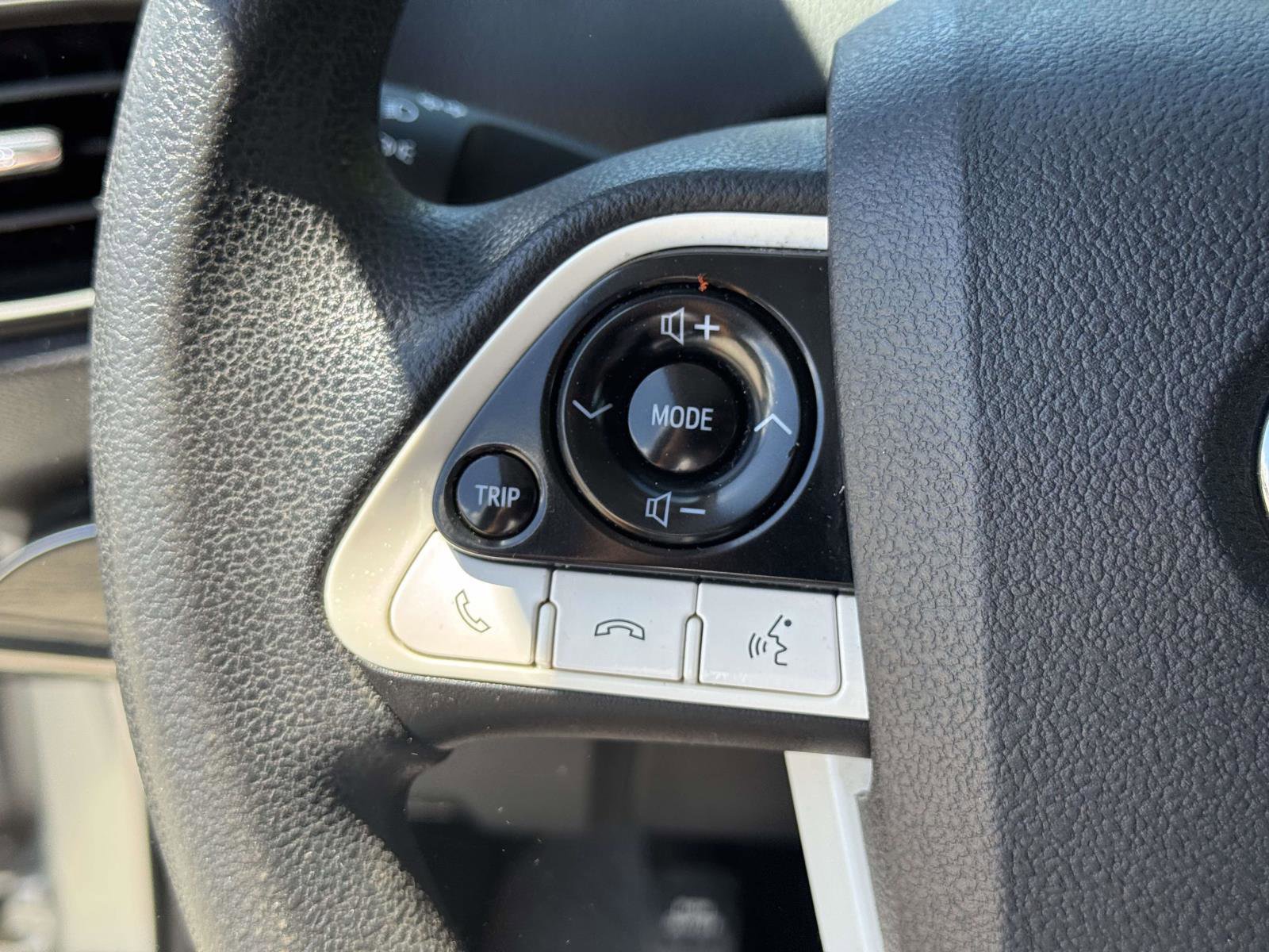 Used 2018 Toyota Prius Two w/ Prius Two Safety Plus Package FWD image 18